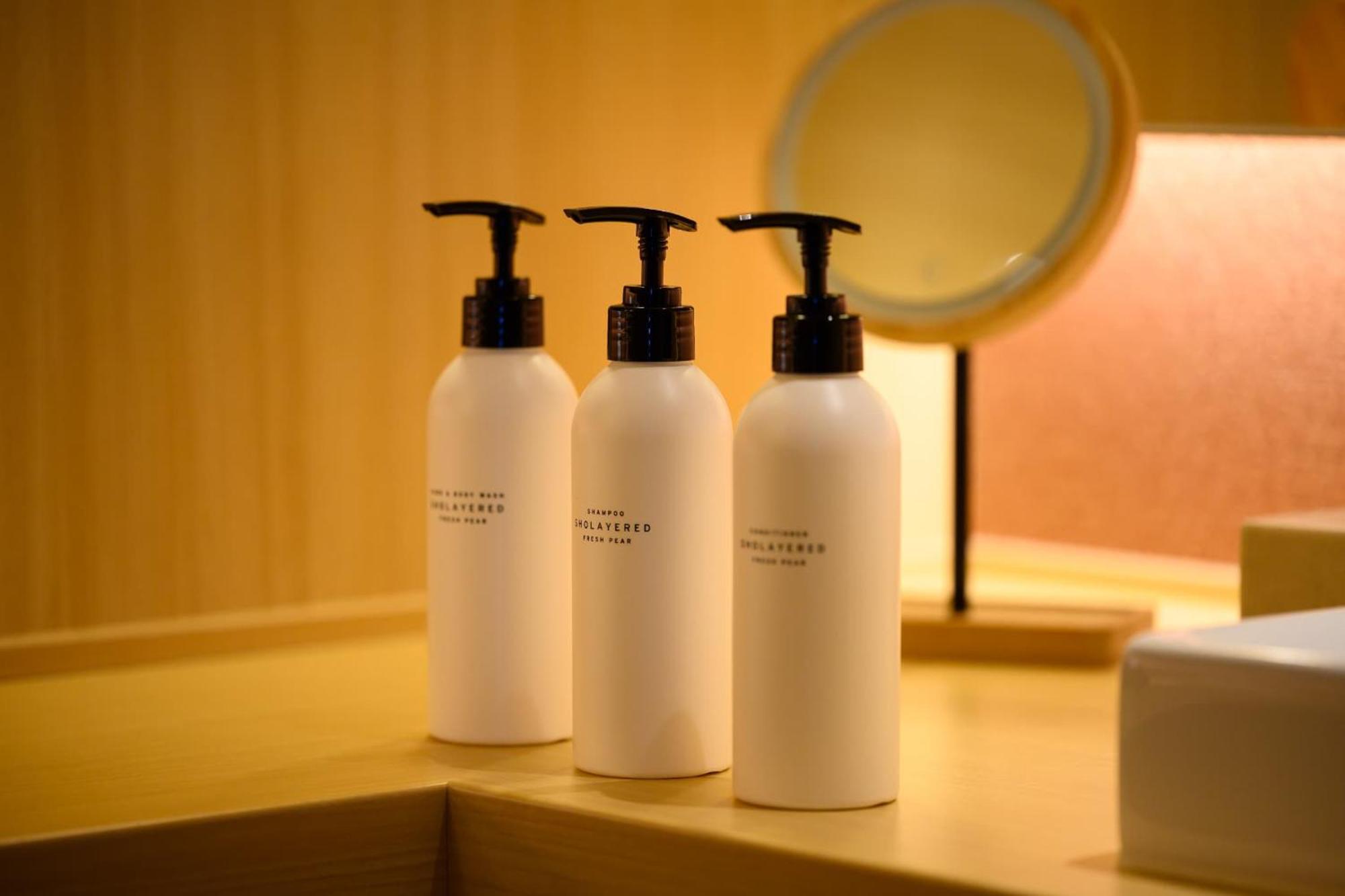 Kanazawa Tokyu Hotel Buitenkant foto Shampoo, conditioner and body wash